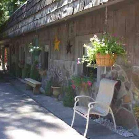 Motel Room With Kitchenette At Base Of Mt Hood Mount Hood Village Exterior foto